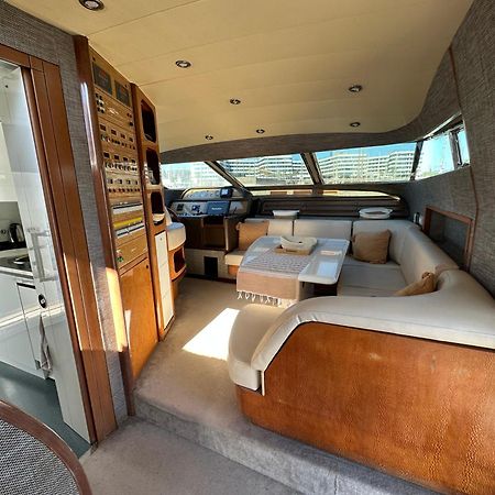 Yacht 20Metros Hotel Sant Adrià de Besòs Eksteriør billede