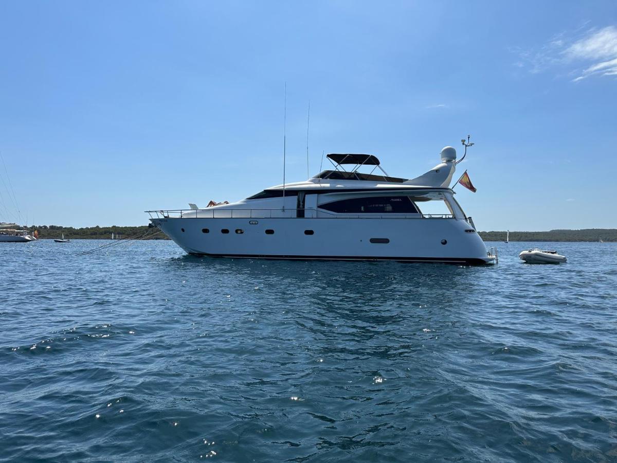 Yacht 20Metros Hotel Sant Adrià de Besòs Eksteriør billede