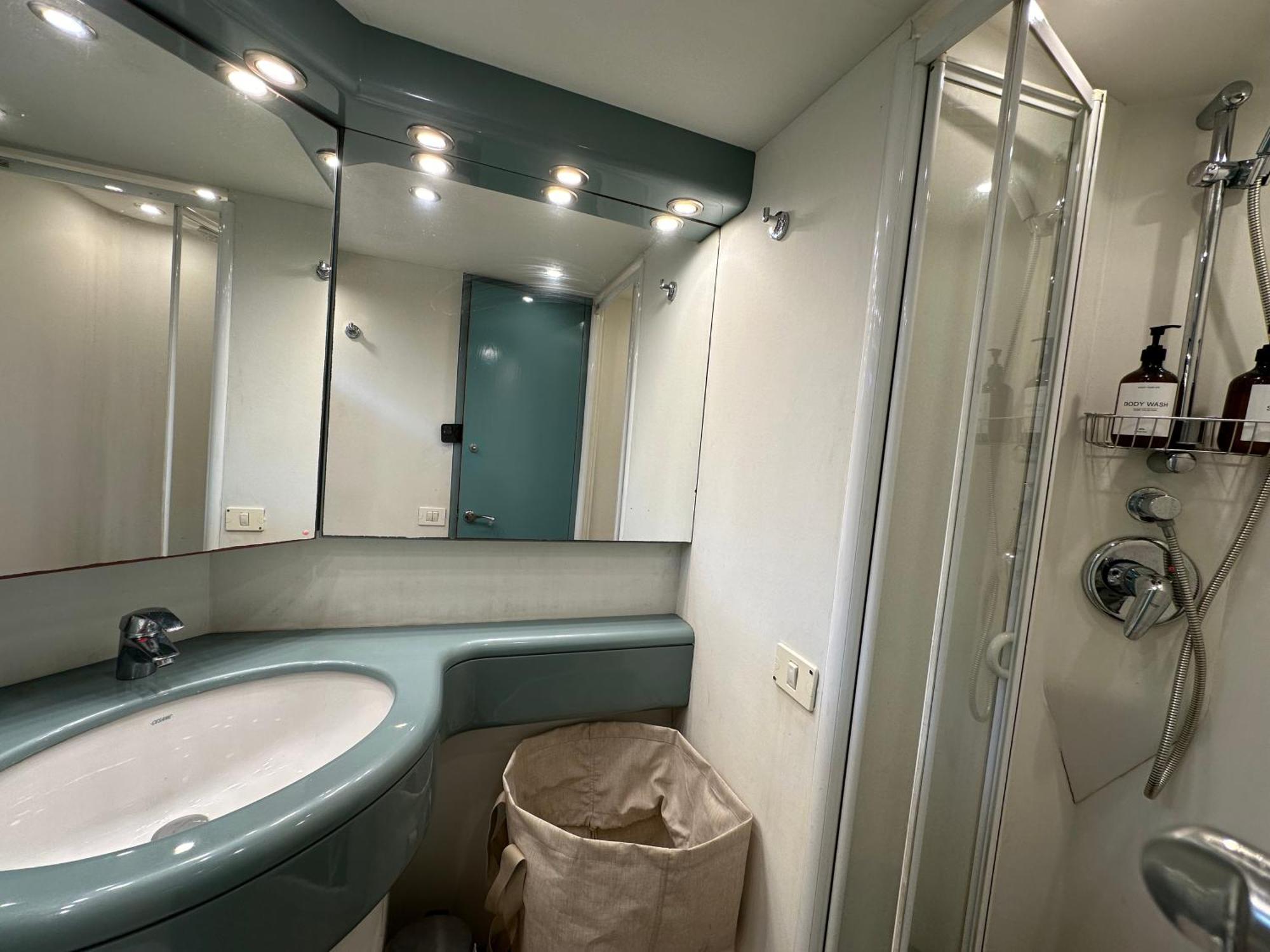 Yacht 20Metros Hotel Sant Adrià de Besòs Eksteriør billede